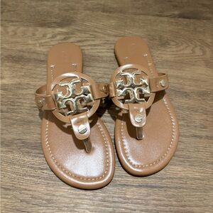 Gold detail TB DUPE sandals